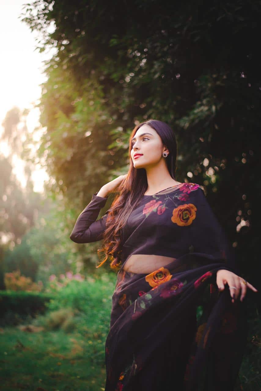 Siyah Stitched Saree
